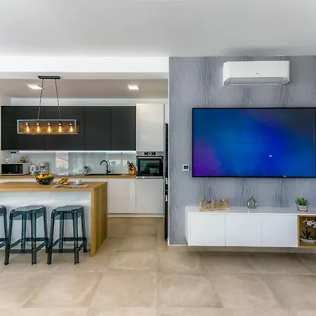 Lea Magdalena Villa Malinska