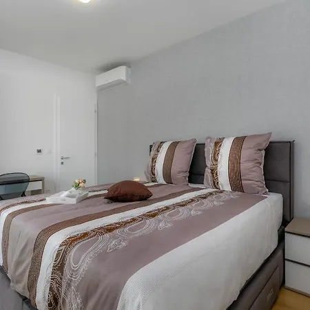 Lea Magdalena 马林斯卡