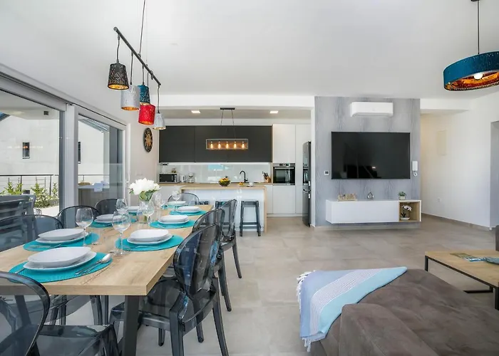 Lea Magdalena Villa *